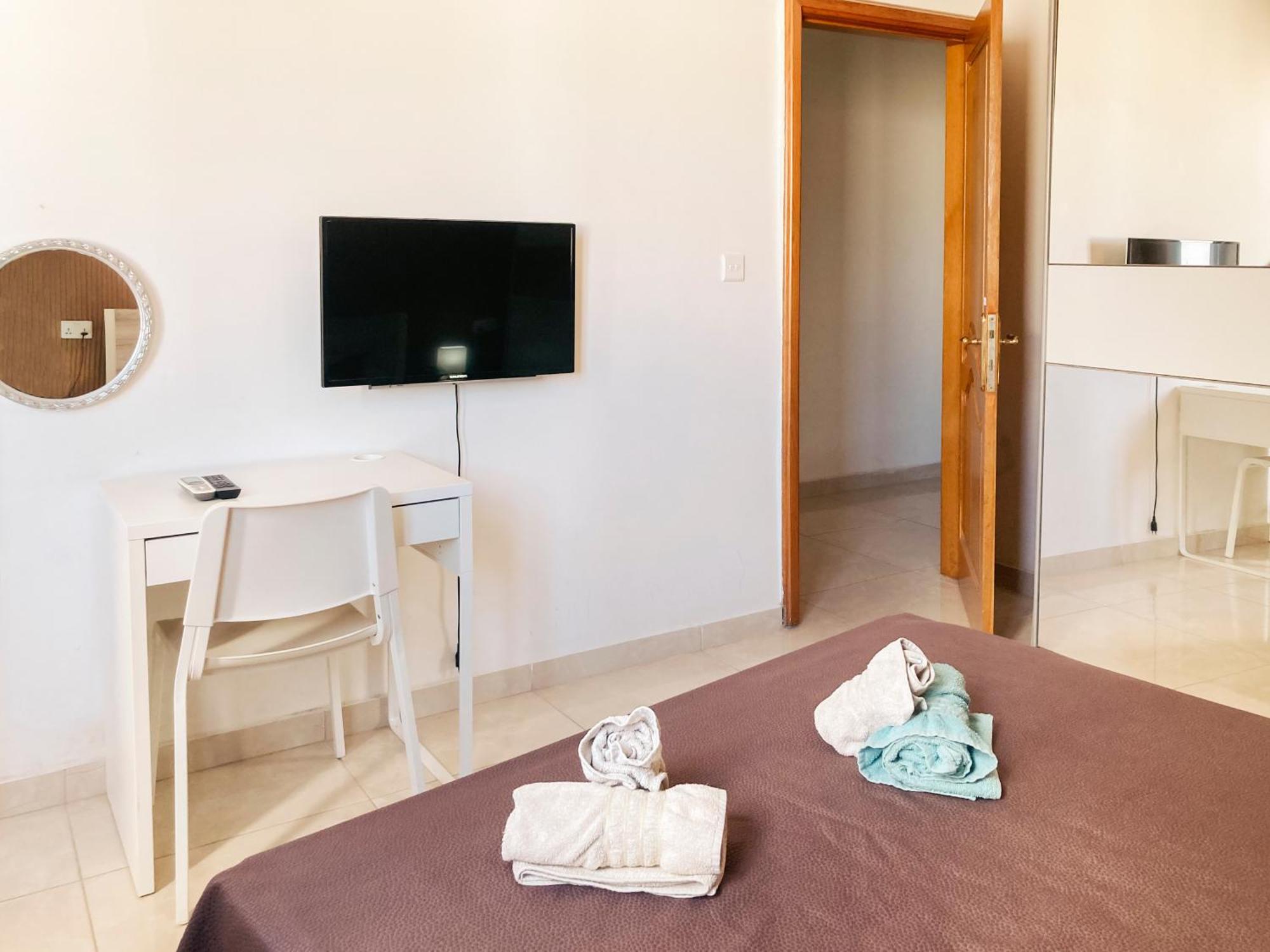 Xl Central Home - Sleeps 10 People Pieta Exterior photo