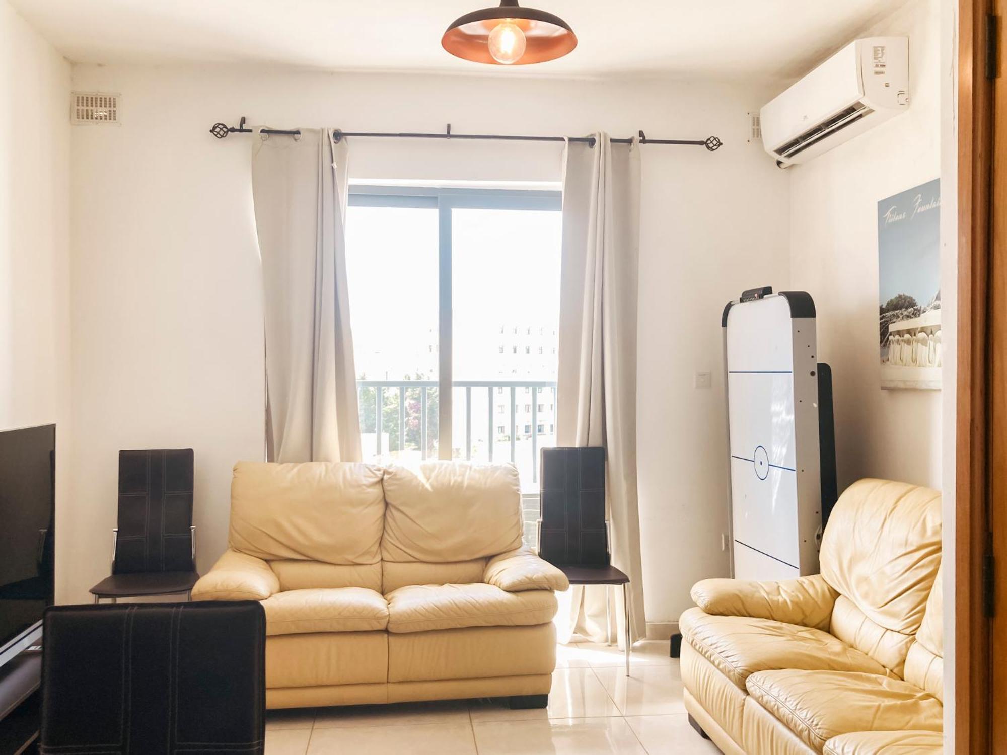 Xl Central Home - Sleeps 10 People Pieta Exterior photo